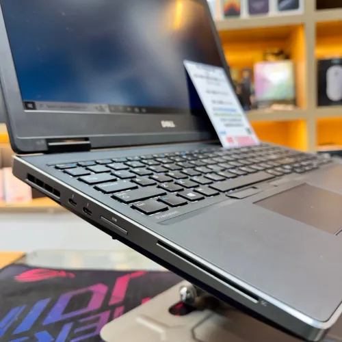DELL PRECISION 7530 I7 8750H NVIDIA QUADRO P1000 16GB RAM 256GB SSD