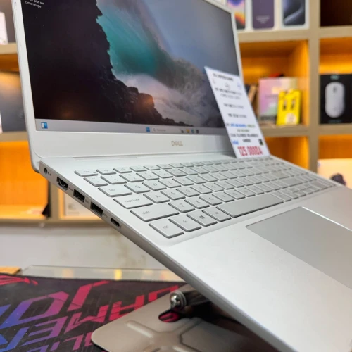 DELL INSPIRON 15 I7 9750H NVIDIA GTX 1650 16GB RAM 512GB SSD