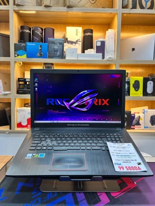 ASUS ROG STRIX I7 7700HQ NVIDIA GTX 1050 8GB RAM 256GB SSD+1TB HDD