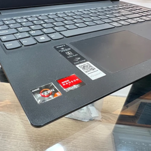 LENOVO IDEAPAD 3 RYZEN 5 3500U 8GB RAM 256GB SSD