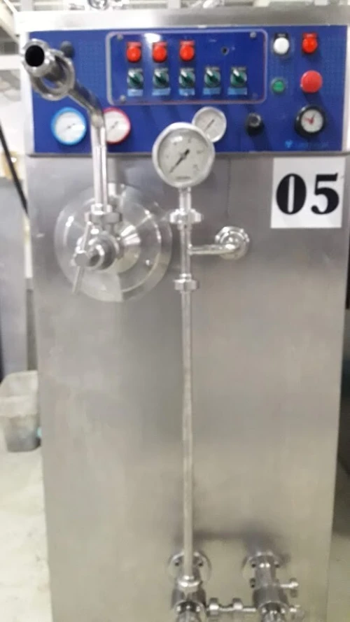 FREEZER ET REMPLISSEUSE POUR CRÈME GLACÉE