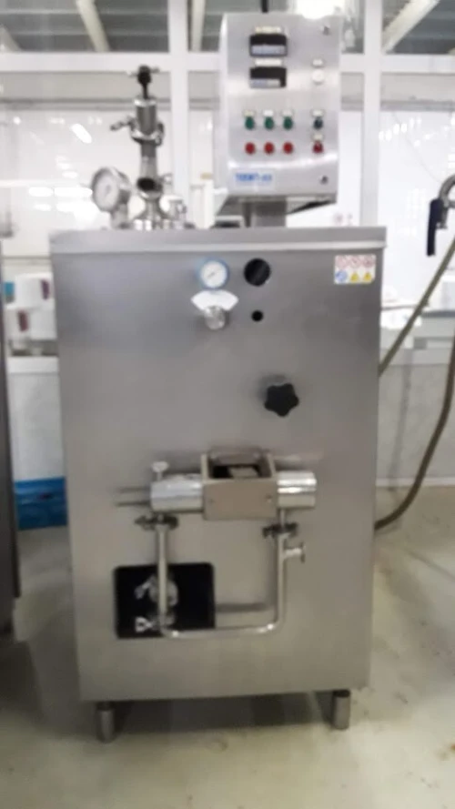 FREEZER ET REMPLISSEUSE POUR CRÈME GLACÉE