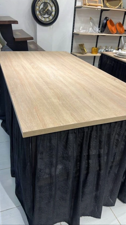 Tables présentoir 2 étages MDF mélaminé structure métallique