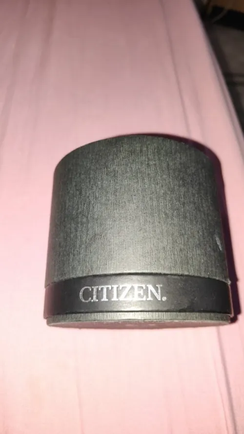 Une belle Citizen made in japan. Citizen Eco Drive (énergie solaire, pas besoin de pile) 
