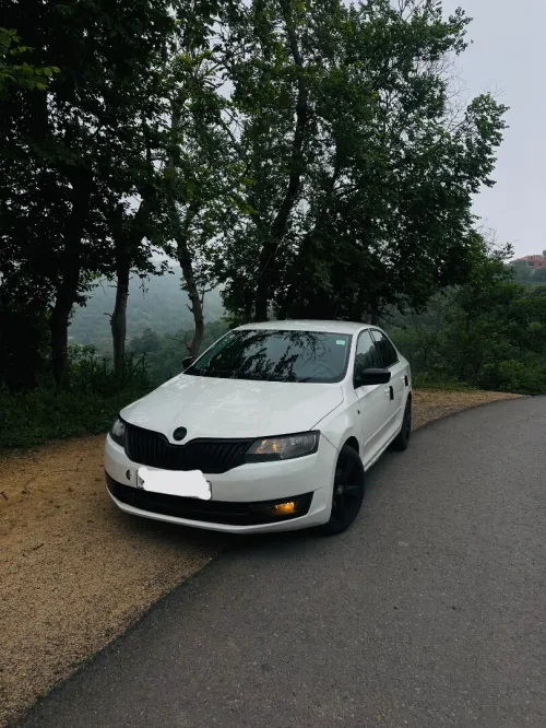 Skoda Rapid 2015 Edition