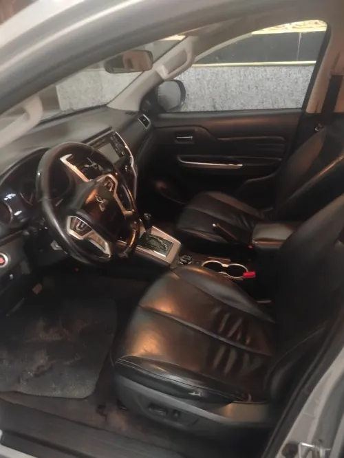 Mitsubishi L200 2021 Doube cabine Evolution