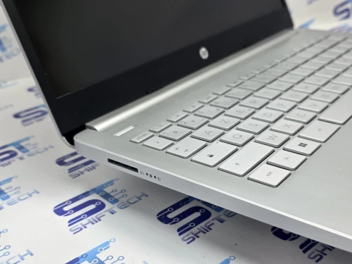 HP Laptop 14s i3 1215U 8G 256 SSD 14" Full HD