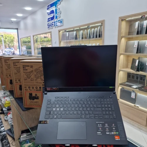 Asus TUF A17 Ryzen 9 7940HS  16GB 512GB RTX 4070 8GB 17.3 144Hz Neuf