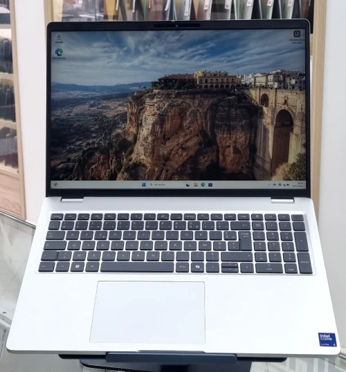 Dell Pro 16 Plus Ultra 5 236V 16G 512 SSD 16" Full HD