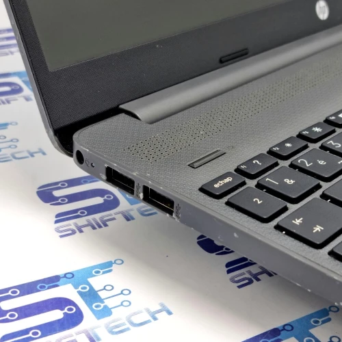 HP Laptop 15s AMD 3020e 8G 256 SSD AMD Graphics 2G 15.6"