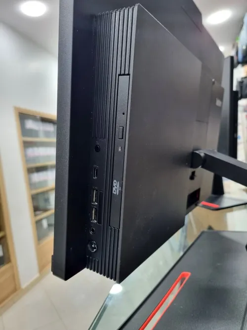 Lenovo AIO ThinkCentre i3 10100 8G 256 SSD 24" Full HD