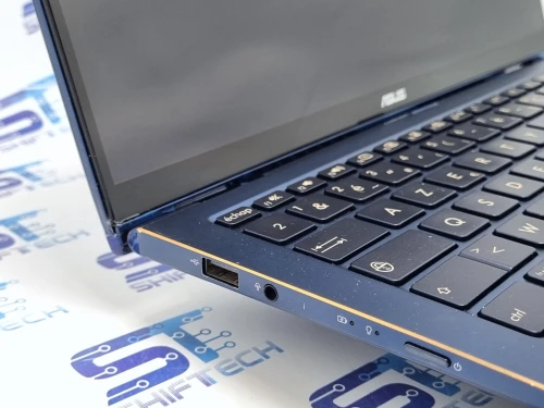 Asus Zenbook Flip i7 8565U 8G 256 SSD 13.3" FHD X360 Tactile
