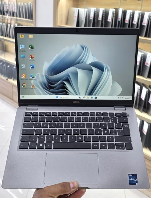 Dell Latitude 5330 i7 1265U 32G 512 SSD 13.3" Full HD