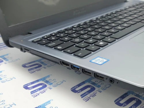 Asus VivoBook 15 i3 6100U 8G 256 SSD 15.6" HD