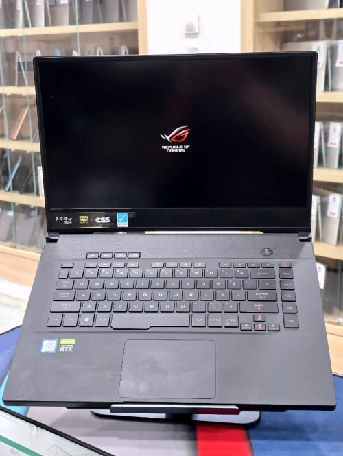 ASUS ROG Zephyrus M GU502GV i7 9750H 32G 512SSD RTX 2060 15.6" FHD 144 HZ