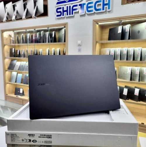 Samsung Galaxy Book2 Pro i5 1240P 8G 256 SSD 13.3" Full HD