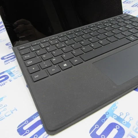 Microsoft Surface Pro 5 i5 7Th Génération 4G 128 SSD Full HD Tactile