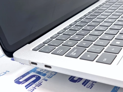 Microsoft Surface Laptop Studio i5 11300H 16G 256 SSD 14'' Tactile