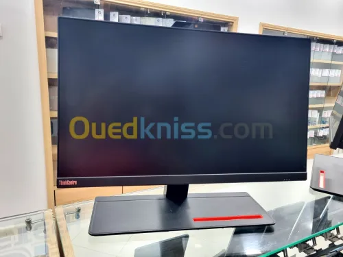 Lenovo AIO ThinkCentre i3 10100 8G 256 SSD 24" Full HD