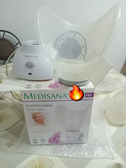 جهاز بخار لفتح مسامات الوجه.