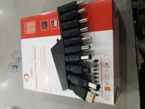 CHARGEUR UNIVERSEL LAPTOP AUTO