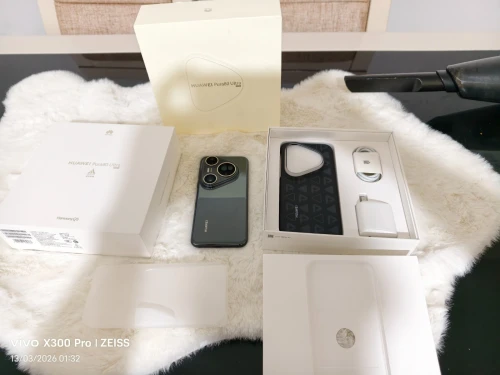 Huawei Pura 80 ultra 1tb