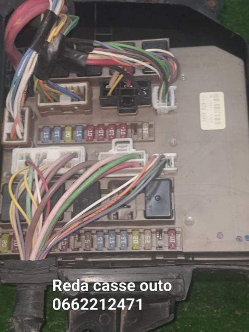 Boîte à fusibles clio3