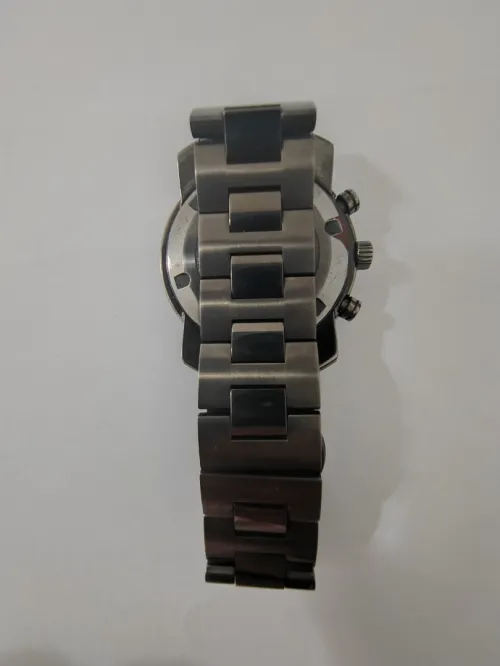 Montre movado bold