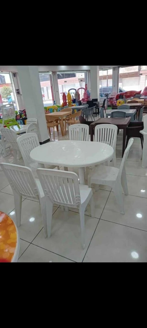 Table en plastique oval