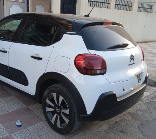 Citroen C3 2023 Shine TTS options.