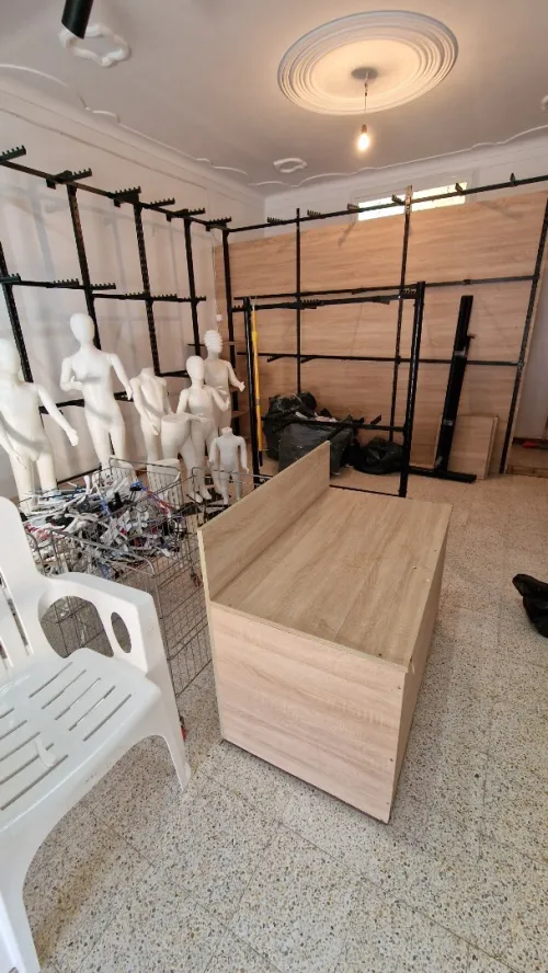 Vendre matériel magasin vêtement (enfants,homme,femme) occasion comme Neuf