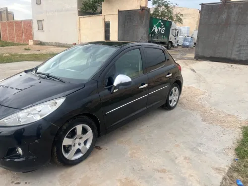 Peugeot 207 2011 