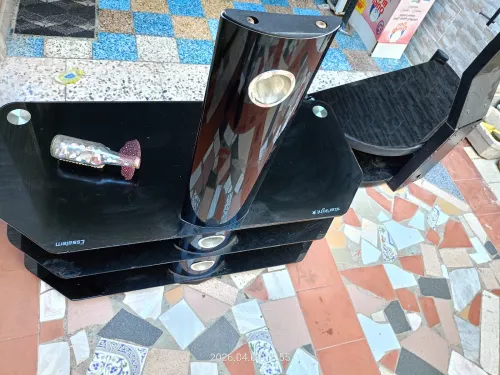DEUX TABLES TV