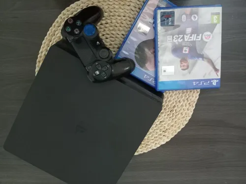PS4 SLIM + 2 JEUX(Fifa22,23) Version 13.5