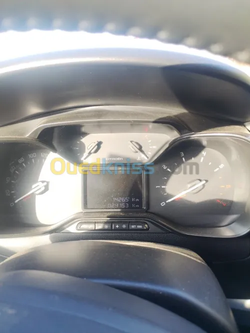 Citroen C3 shine 2023 1.2 puretech 110ch