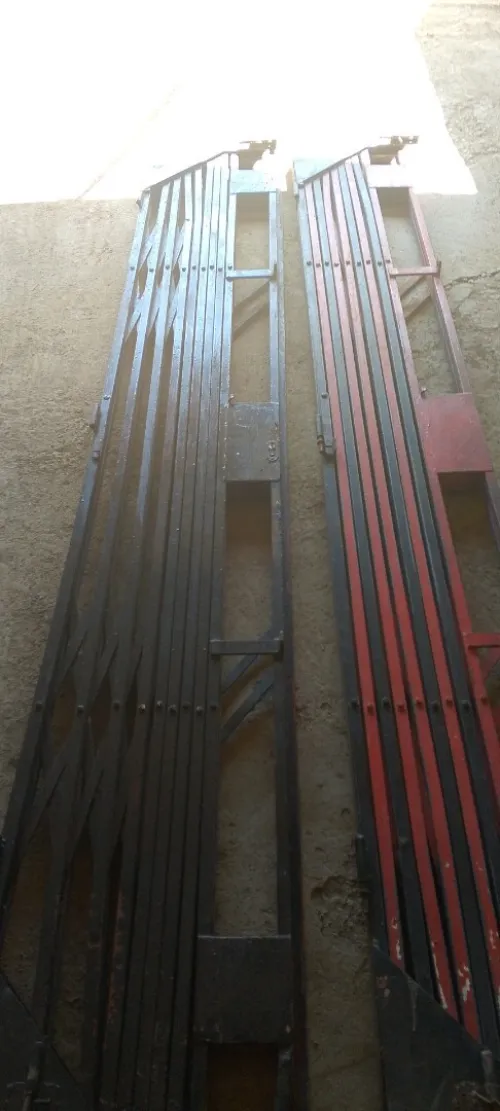 Portes métalliques et accordéons