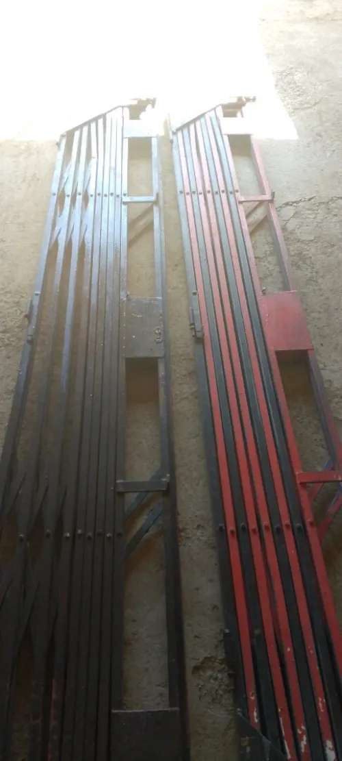 Portes métalliques et accordéons