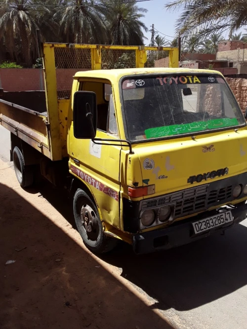 Toyota DINA 1985