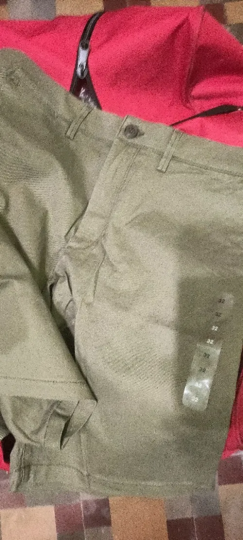 Shorts khaki GAP provenance Paris, France 