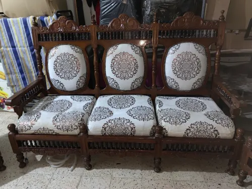 Fotai avec deux chaises