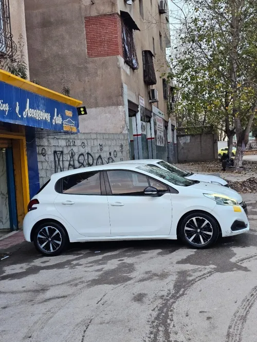 Peugeot 208 2019 Allure Facelift