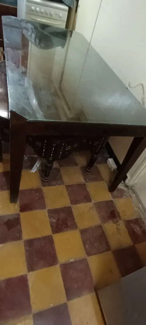 Table a manger en bois massif de malaisie avec 6 chaises