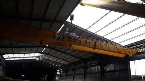 MACHINES INDUSTRIELLES CNC