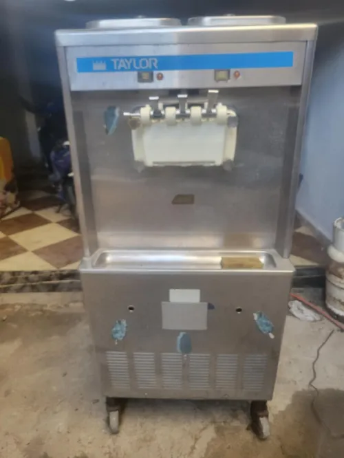 Machine de crème et de glace