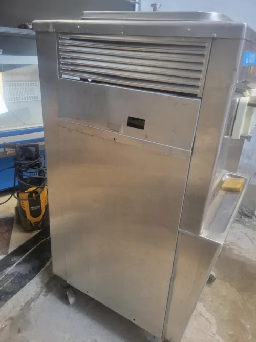Machine de crème et de glace