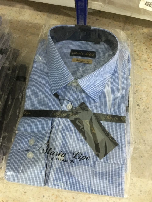 À vendre costumes et chemises en gros seulement 