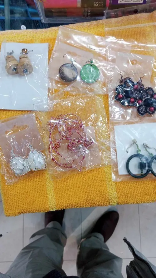Boucles fantaisie indonésien importé  de France