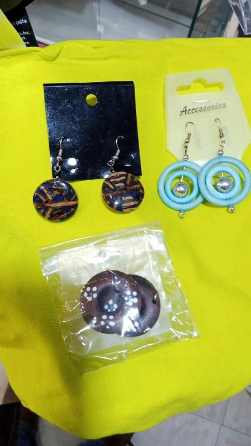 Boucles fantaisie indonésien importé  de France