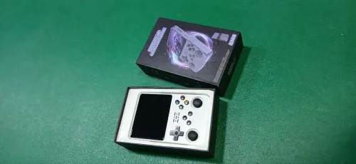 handheld game console r36s
