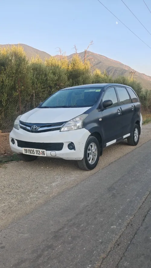 Toyota Avenza 2012 Avenza